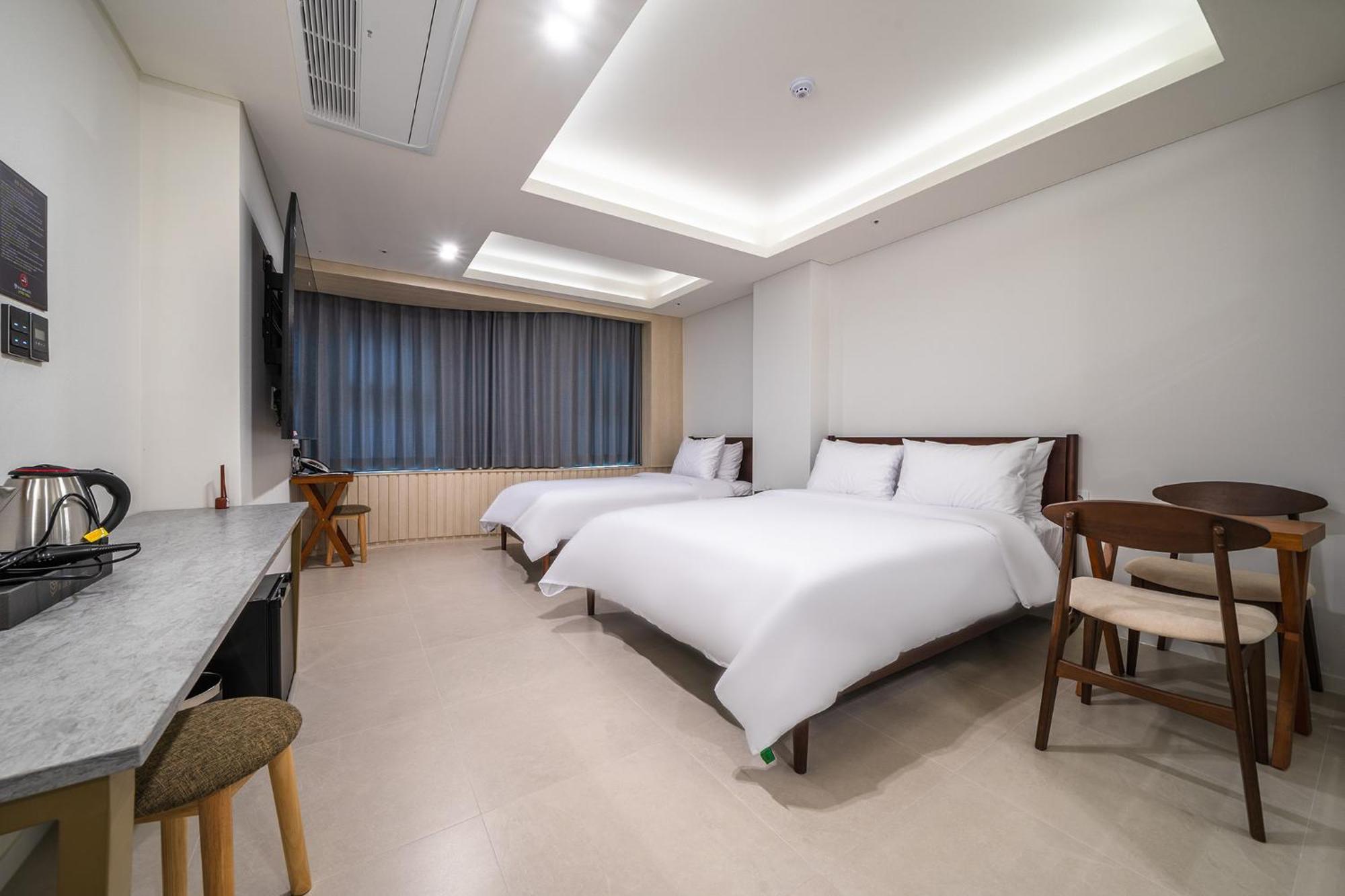 Bluebird Hotel Incheon Esterno foto