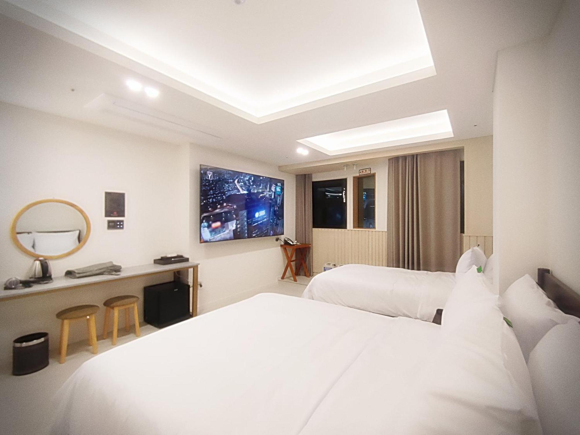 Bluebird Hotel Incheon Esterno foto