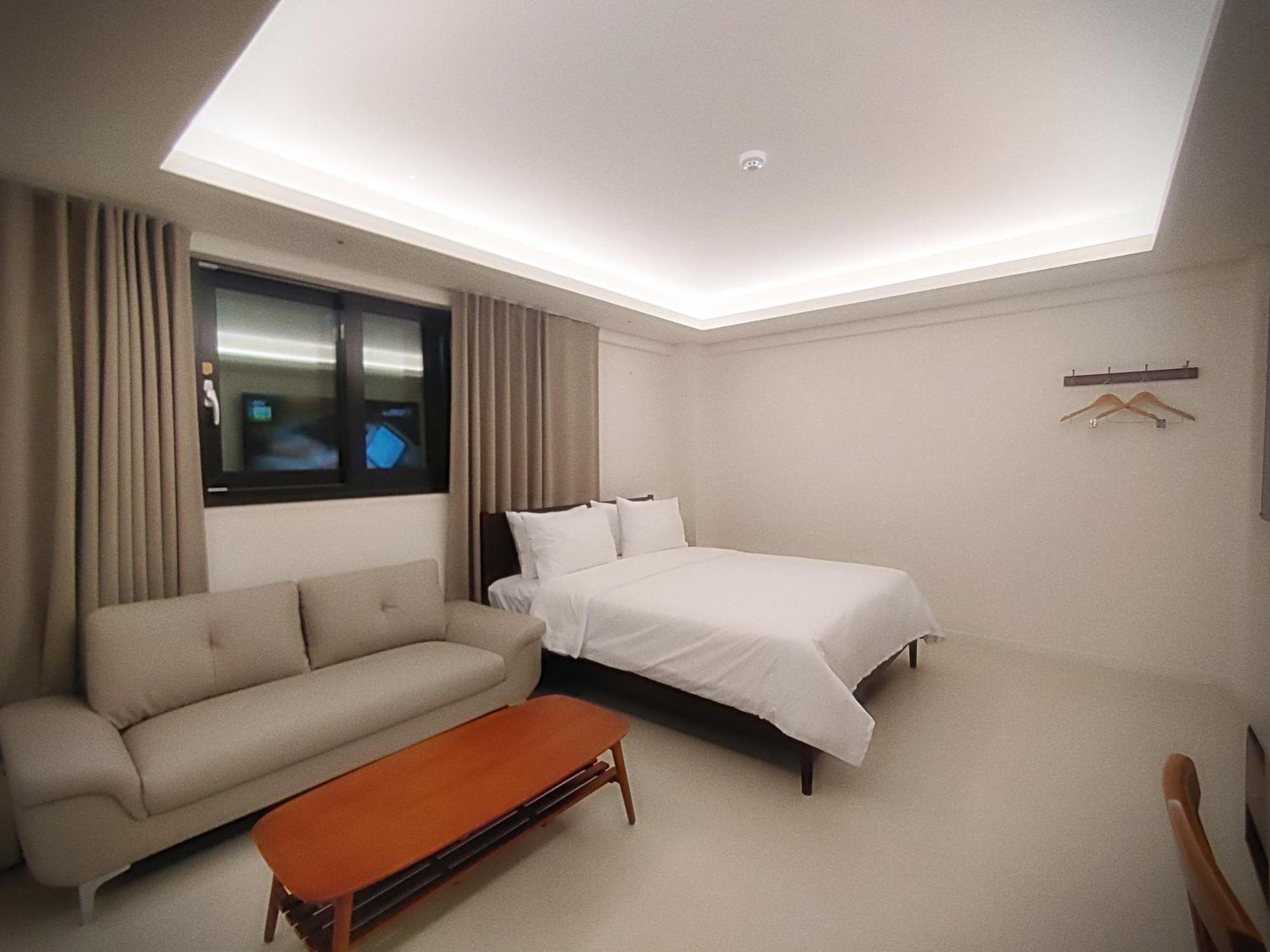 Bluebird Hotel Incheon Esterno foto