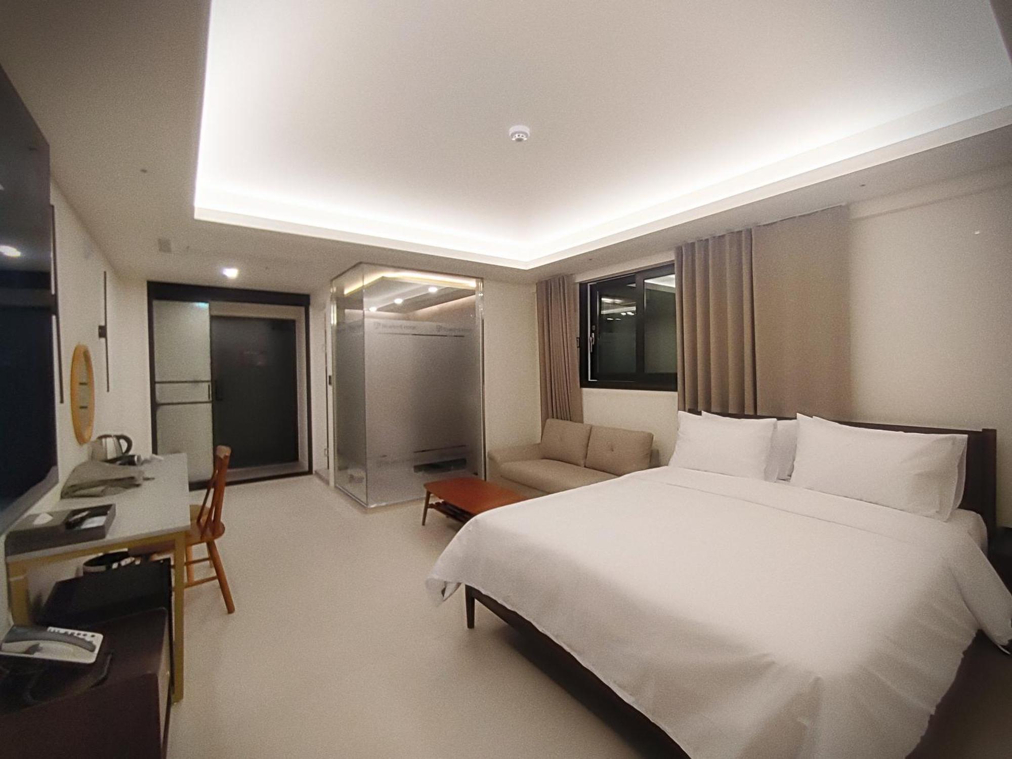Bluebird Hotel Incheon Esterno foto
