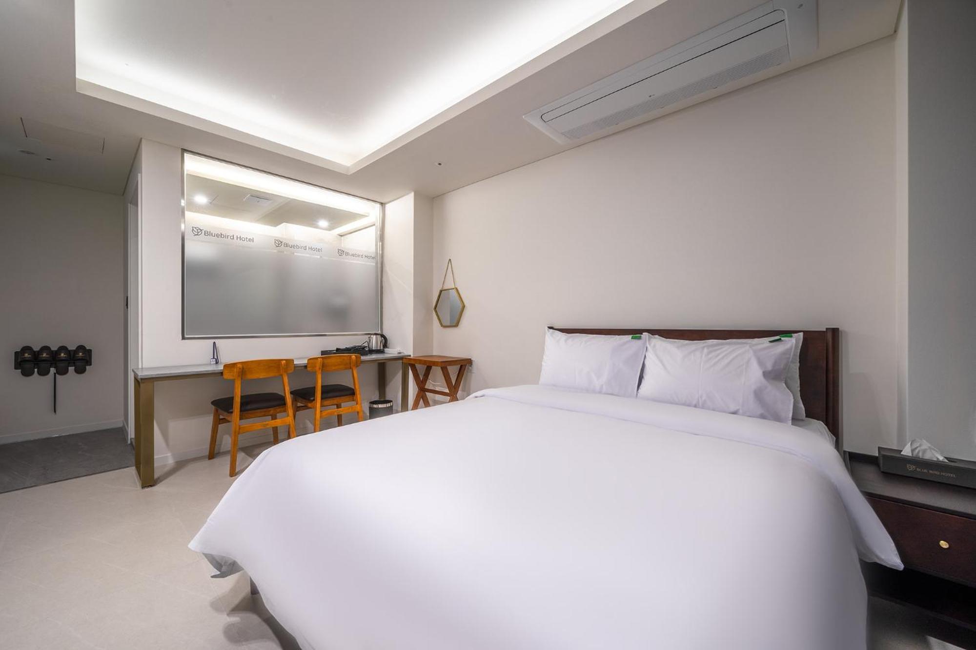 Bluebird Hotel Incheon Esterno foto
