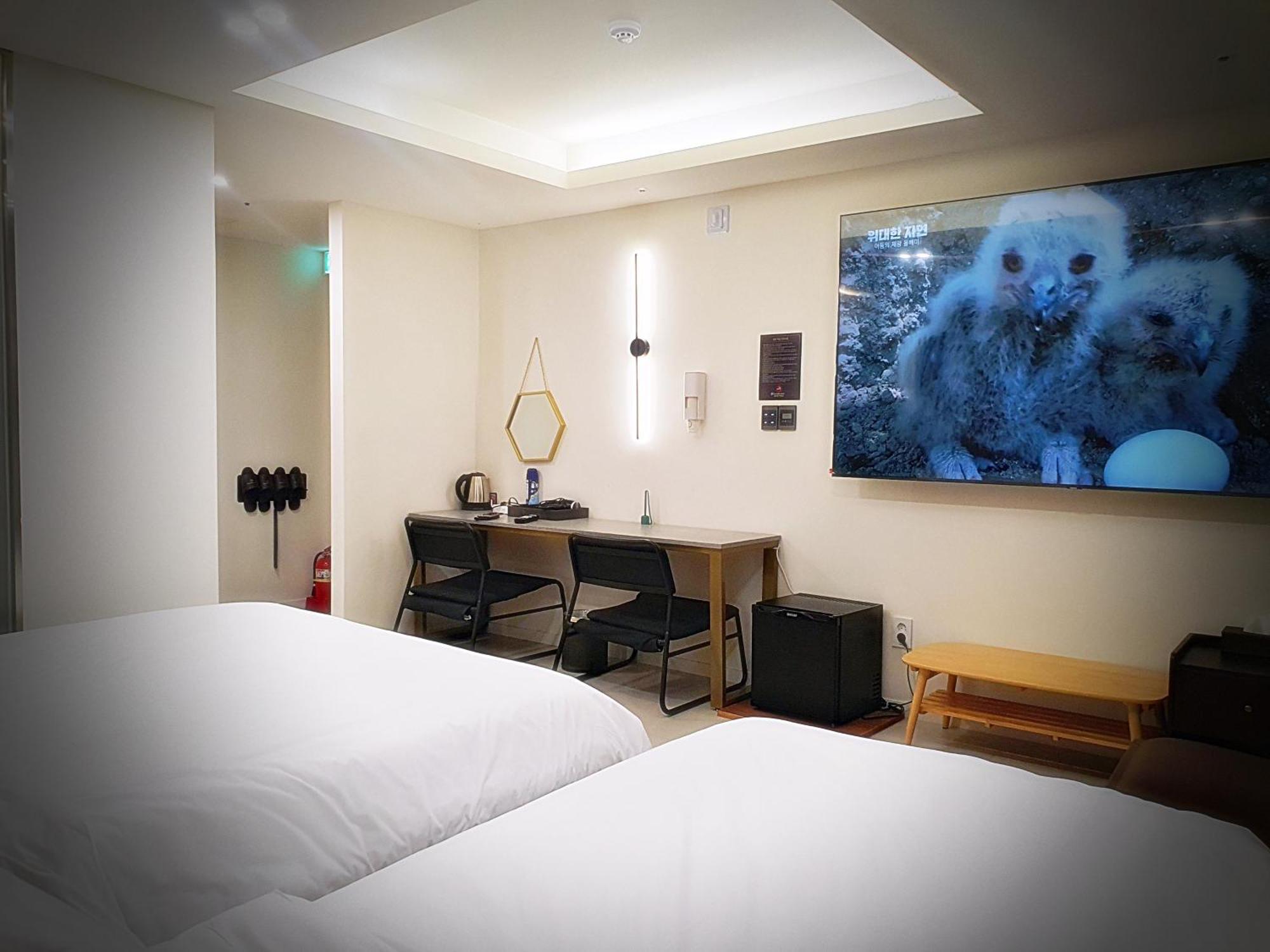 Bluebird Hotel Incheon Esterno foto